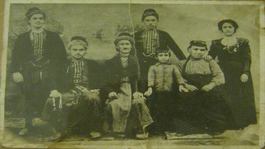 The Tashjian family, Ainteb, 1911 [Yeghia Tashjian]