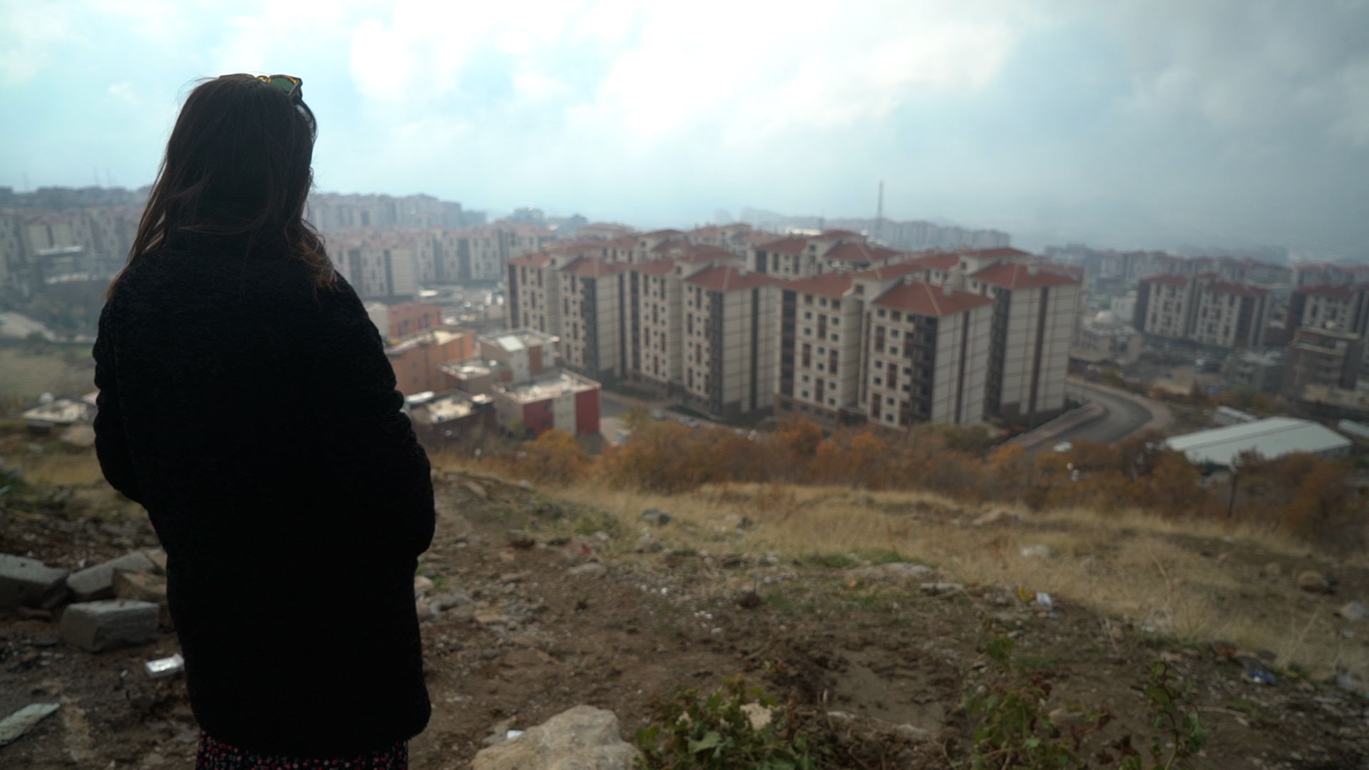 A cry with a hand wave from a high-rise block: Forced dispossession and resettlement in Southeast Turkey (By Özlem Belçim Galip)